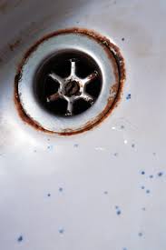 how to get rust out of a sink