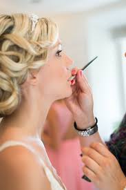 boka en professionell makeup artist