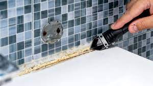 removing silicone and caulk in three