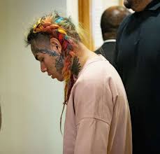 Ifunny is fun of your life. Rapper Tekashi69 Fails To Show Up For Court In Houston Still Faces Criminal Charges In New York