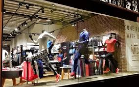 9 easy retail display ideas for