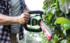 best battery powered hedge trimmer