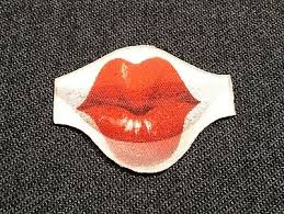 flicker vari vue kissing lips