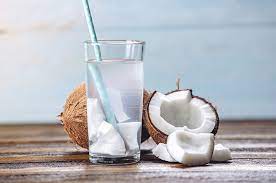 Minum air kelapa meningkatkan kesehatan dan lingkungan janin anda secara keseluruhan. Benarkah Air Kelapa Bisa Meredakan Nyeri Haid