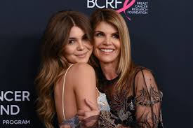 Makeup, hair, fashion, health and confidence youtuber known by the channel name olivia jade who garnered more than half a million views to her channel in her first year on youtube. Olivia Jade Giannulli Lori Loughlin And The College Admissions Scandal Vox