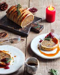 Here in the united states, traditional christmas meals usually consist of a turkey or a roast, a glass of eggnog. 17 Vegan Roast Dinner Recipes Ready For Christmas