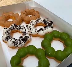 Baked mochi donuts ll japan popular donut ll pon de ring. Eatit Mochi Donuts Pon De Ring Mochill Donuts San Francisco Ca Dontwastecalories