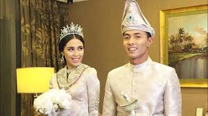 He was born on 25 august 1986 as the youngest son of the late tengku arif bendahara ibrahim and his third wife, czarina binti. Monarchies Today Royalty Around The Globe