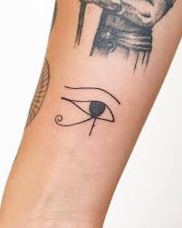 lovely eye of horus tattoo ideas for