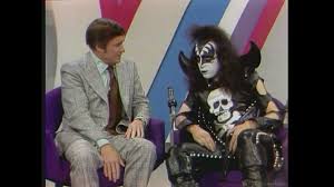 the history of kiss and how they