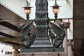 nihonbashi kirin statues tokyo an