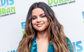 Hair short balayage blonde dark roots 17+ ideas for 2019. Selena Gomez Debuts Long Blunt Bob Haircut At The Amas Photos Allure
