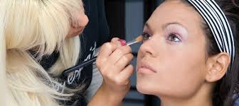 how to become a makeup artist in sydney