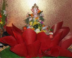 Mandir decoration ganapati decoration diwali decorations at home festival decorations door hanging decorations decorating with pictures small deck decorating ideas. Ganpati Decoration Ideas For Home The Royale