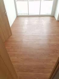Lantai kayu adalah jenis lantai yang memiliki unsur kayu, baik full kayu, serbuk kayu ataupun jenis bahan lain yang memiliki kesan mirip kayu ini sering juga disebut lantai kayu. Lantai Kayu Vinyl Parket Spc Dan Karpet Dekorasi Rumah 805036367