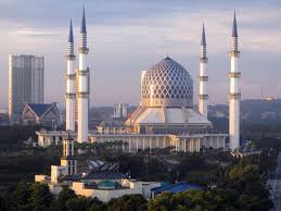 The sultan salahuddin abdul aziz shah mosque is the state mosque of selangor, malaysia. Sultan Salahuddin Abdul Aziz Shah Mosque Mosque In Malaysia Thousand Wonders