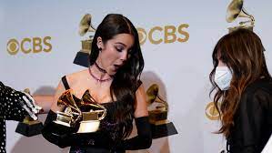 Olivia Rodrigo breaks Grammy award ...