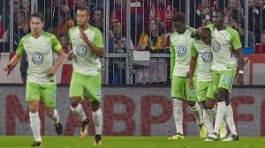 Der fc bayern münchen (2.) trifft auf den vfl wolfsburg (3.). Wolfsburg Earn Comeback Draw Vs Bayern Munich In Bundesliga Thriller Football News Hindustan Times