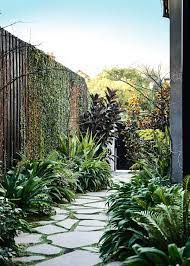 Side House Garden Ideas With Walkway