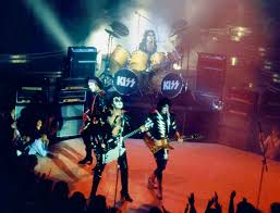7 december 1981 kiss lip syncs to the