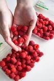 What does a pound of raspberries look like?