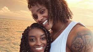 Simone biles and her boyfriend, jonathan owens, are one of the cutest couples in sports today. Simone Biles And Her Boyfriend Are Total Couple Goals On Trip To Belize