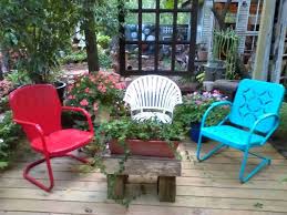 Fun Retro Lawn Chairs In The Garden