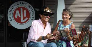 richard petty to sign autographs at