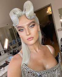 Little mix beauty perrie edwards has given birth to her first child. Perrie Edwards Perrieedwards Instagram Photos And Videos