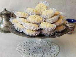 Ghribia bayda a base de smen, de sucre si la recette de la ghribia algéroise traditionnelle à. Veritable Ghribia Traditionnelle Sans Levure Chimique Gourmandise Assia