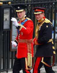 Wir berichten live über die hochzeit: Welches Dieser Drei Outfits Wird Prinz Harry Wohl Bei Seiner Hochzeit Tragen Prinz William Und Kate Prinz Harry Hochzeit Prinz William