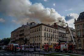 Vidéo. Bordeaux : après l'incendie Rue Ferrère, les larmes des résidents