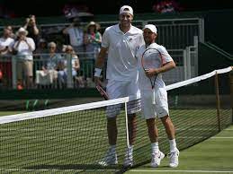 Official tennis player profile of diego schwartzman on the atp tour. Fantastic Photo Shows John Isner Dudi Sela Height Difference At Wimbledon