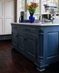 how to detail a kitchen island with legs
