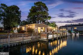 waterfront homes real estate