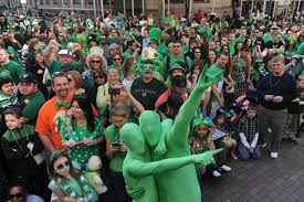 Patrick's day downtown parade kicks off at noon saturday at columbus and balbo drives and heads north on columbus to monroe street. Chicago St Patrick S Day Parade 2019 Route Map Live Streaming Info