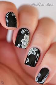Paint the nails a red base coat then you use a brush to outline the complete nail. 23 Black And White Nail Designs