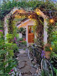 vine and antique garden decor ideas