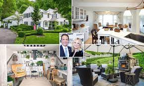 House speaker nancy pelosi issued a terse statement calling for gov. Food Network Star Sandra Lee Lists The 2million New York Home She Shared With Governor Andrew Cuomo Daily Mail Online