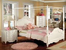 Shop for canopy beds queen size online at target. 20 Queen Size Canopy Bedroom Sets Home Design Lover