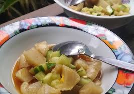Pempek is served with rich sweet and sour sauce called kuah cuka or kuah cuko (lit. Resep Pempek Dos Simple Tanpa Ikan Dan Cara Memasak Pempek