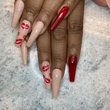 Acrylic nail paints are a mixture of liquid monomer and powder polymer. 31 Valentine S Day Nail Ideas To Try In 2021 Allure