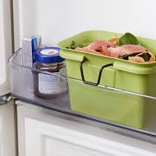 Its smooth interior means that gross stuff won't build up in. 13 Stylish Compost Bins For Your Small Kitchen 2018 The Strategist New York Magazine