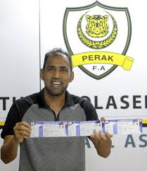 Gambar dia atas diambil hari ini ketika penjualan tiket final piala malaysia di stadium tuanku abdul rahman, paroi, negeri sembilan. Tiket Perak Jdt Mula Dijual Esok
