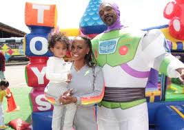 Snoop dogg and shante broadus just cannot get enough of their grandkids! Snoop Dogg And Wife Shante Celebrate Granddaughter At Toy Story Party