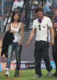 Just when the srh was struggling to go past the par score, khan came and played a. How Much Suhana Khan Shoes Cost