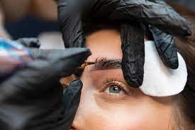 how to become a permanent makeup artist