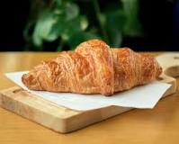 What are the difference and similarities between crescent dough and croissant dough?