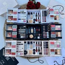luxurious makeup kit from real beauty