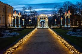 wilanow palace light show